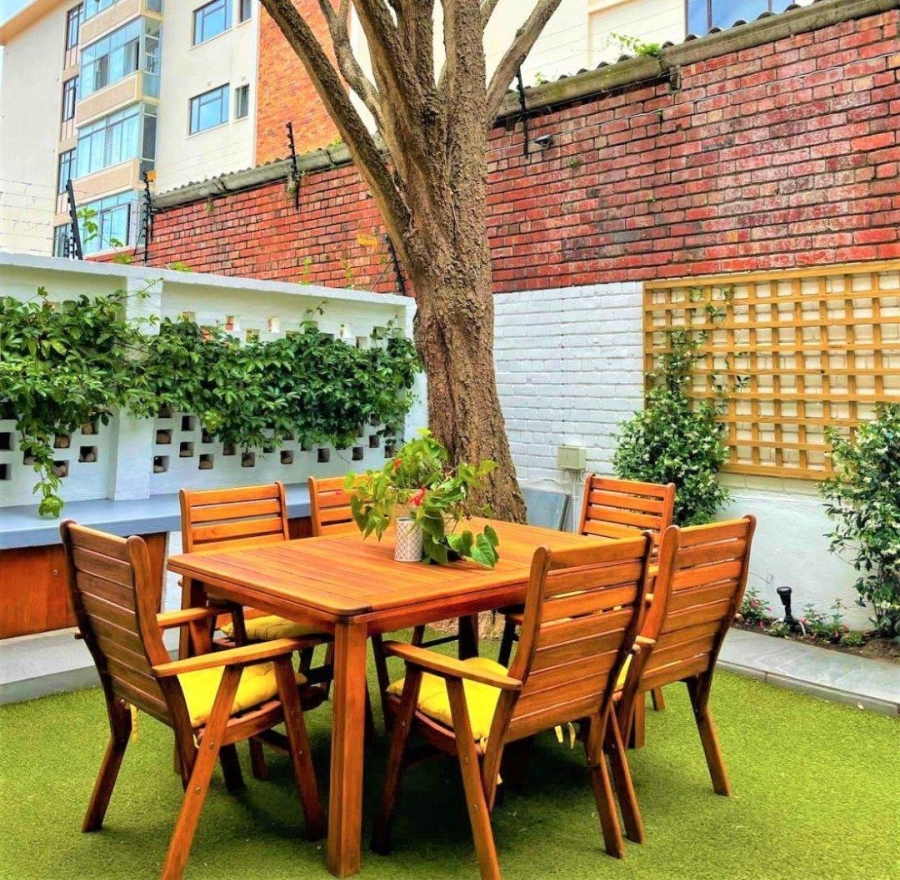To Let 3 Bedroom Property for Rent in Sea Point Western Cape